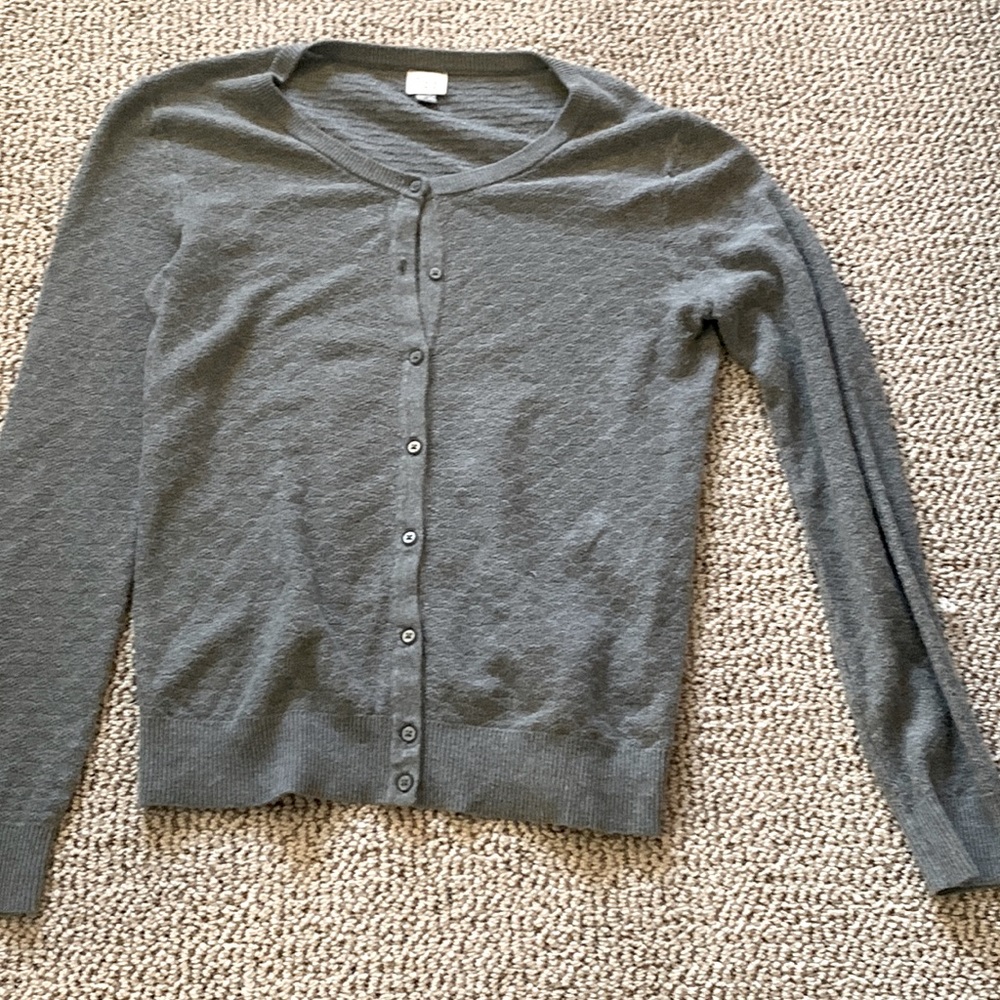 Size medium, color gray
